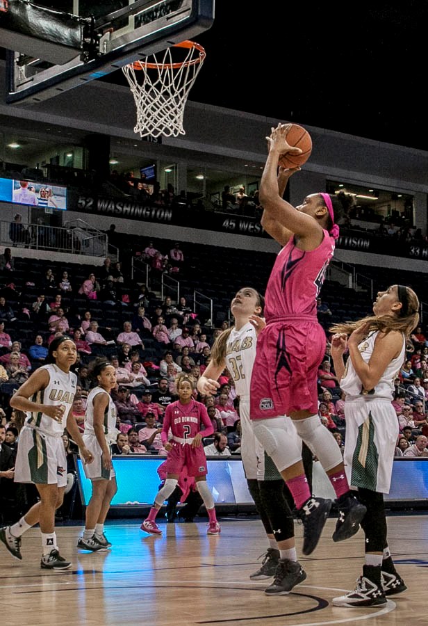 Hoops player in pink